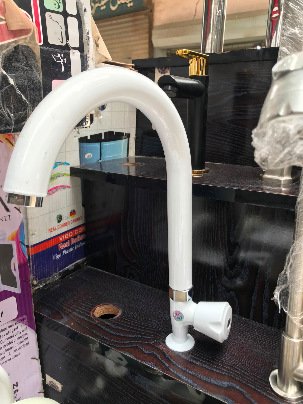 Side Piller Long nack Brass